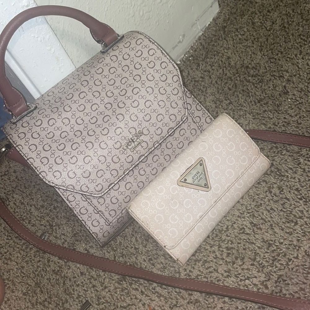 Guess Purse and wallet bundle . Used .